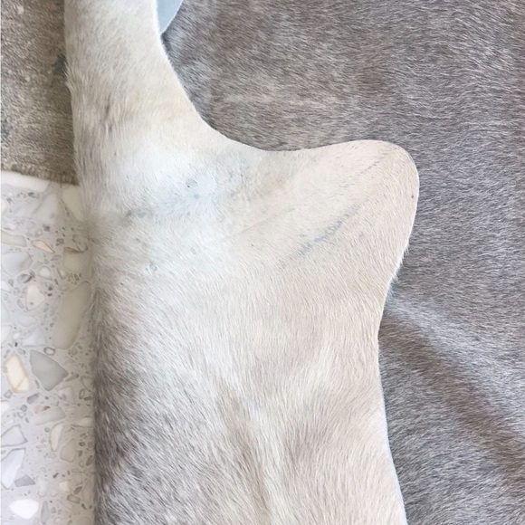 Natural Cow Hide Rug - Picture 4 of 7